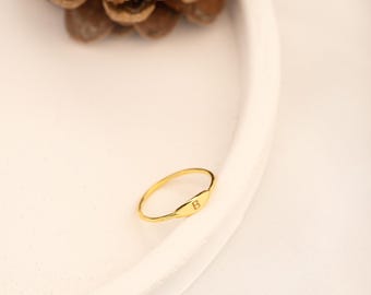 Anello con iniziale, gioielli personalizzati, anello con lettera, anello minimalista, gioielli con iniziale, gioielli con lettera