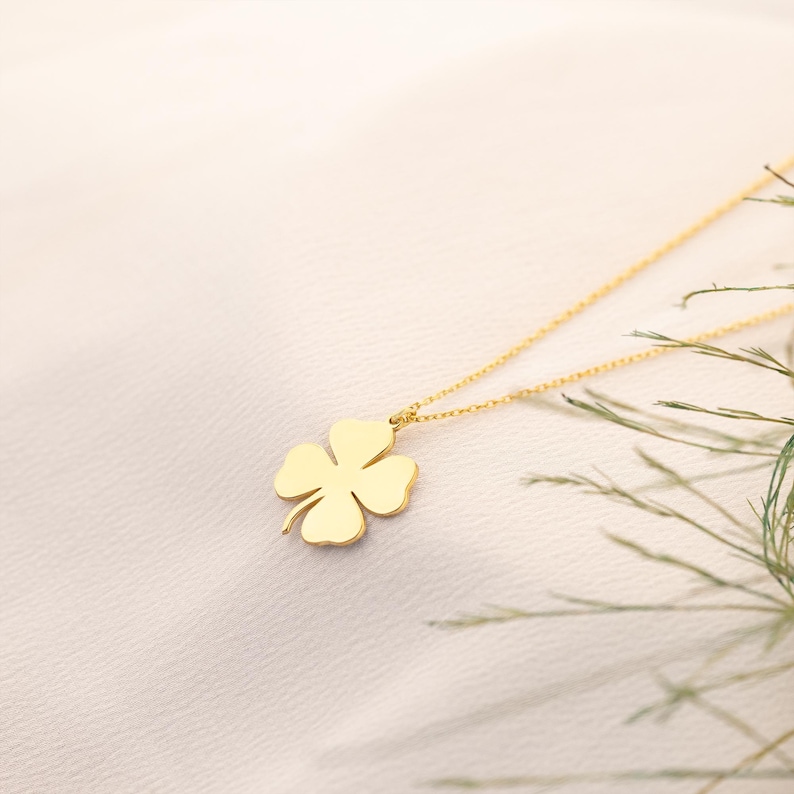 Délicat Pendentif Vintage Or 18k – Bijou Ancien Avec Histoire