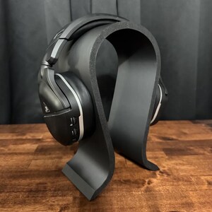 3D Printed Headphone Stand: Eco-Friendly PLA Audio Display