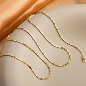 Collar de cadena de oro de 14 quilates, cadena fina y delicada, cadena minimalista de capas, cadena de eslabones cuadrados, cadena de oro para uso diario.