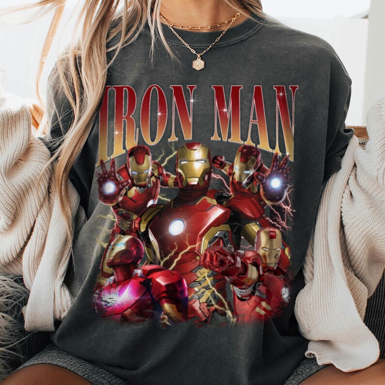 Camiseta de Iron Man Comfort Color, camiseta de los Vengadores, camiseta de superhéroe Iron Man, camiseta para viaje a Disneyland 2026 imagen 2