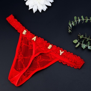 Tanga personalizada con nombre, tanga de encaje, tanga con dijes dorados personalizados y letra, regalo romántico para novia, regalo de San Valentín