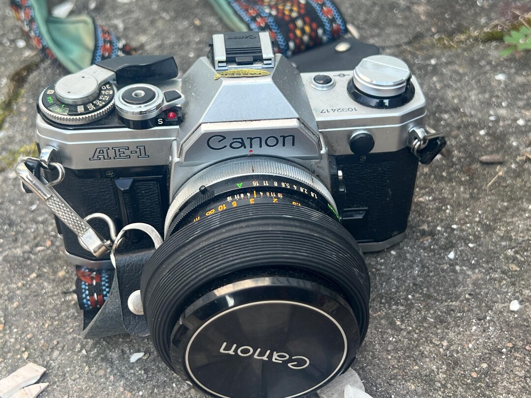 Appareil Photo Reflex Canon AE-1 (nu, Sans Objectif) - Occasion, Fonctionnel Avec Marques D'usure