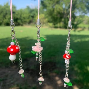 Beaded flower phone charm, fairy phone charm,phone charm, flower keychain, beaded phone charm, dainty, gift