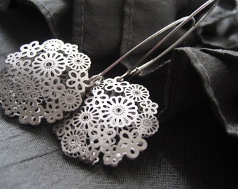 Lace Filigree Sterling Silver Earrings - Kidney Ear wire earrings - Minimalistic Earrings - Simple Modern Design