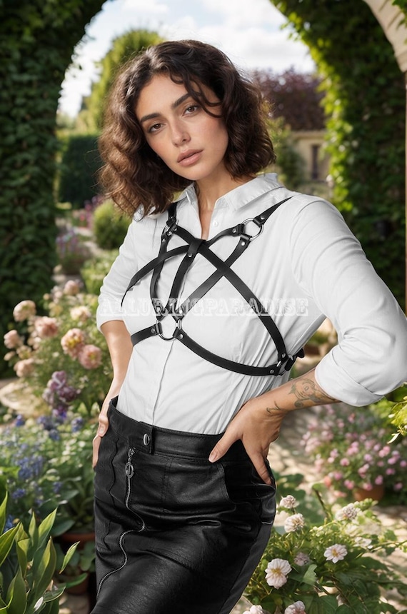BDSM Leather Top Bondage Harness XS Black Leather Breathable Rivet Bondage Harness Corset main image 4