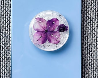 Real Hydrangea Flowers Magnetic Phone Grip, Handmade Magsafe Grip, Resin Mushroom Holder For Kindle, Daisy Pansy Floral Phone Charm Stand