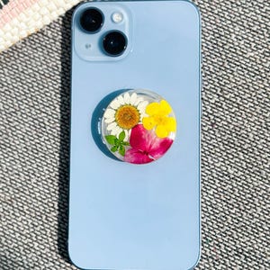 Real Hydrangea Flowers Magnetic Phone Grip, Handmade Magsafe Grip, Resin Mushroom Holder For Kindle, Daisy Pansy Floral Phone Charm Stand