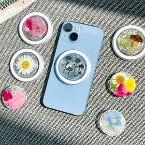 Real Hydrangea Flowers Magnetic Phone Grip, Handmade Magsafe Grip, Resin Mushroom Holder For Kindle, Daisy Pansy Floral Phone Charm Stand