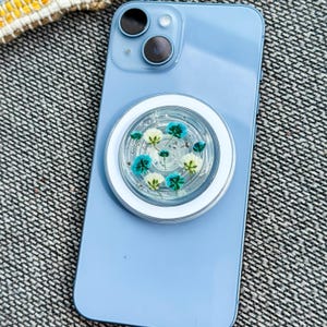 Real Hydrangea Flowers Magnetic Phone Grip, Handmade Magsafe Grip, Resin Mushroom Holder For Kindle, Daisy Pansy Floral Phone Charm Stand