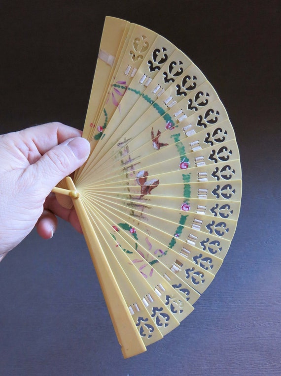 Vintage Celluloid Fan, Painted Bird Ladies Fan, B… - image 5