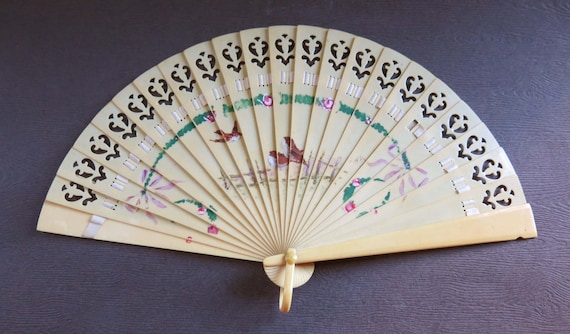 Vintage Celluloid Fan, Painted Bird Ladies Fan, B… - image 1