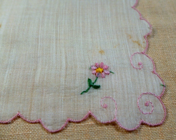 Vintage Women's Handkerchief White Background Pin… - image 4