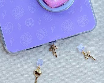 Kindle Charm: Bow & Heart Dust Plug