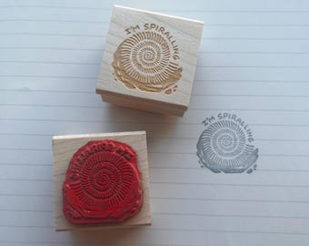 Estoy en espiral - Sello de madera de amonita