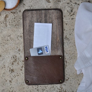 Wooden Board Check Presenter