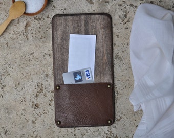 Wooden Board Check Presenter