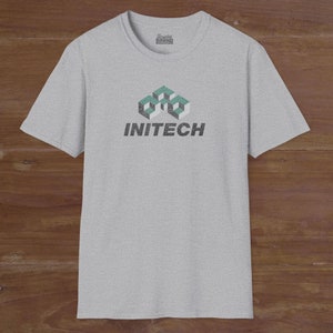 Camiseta unisex de oficina Initech, estilo suave, estilo vintage, película, marca ficticia, logotipo de la empresa, informe TPS, lugar de trabajo, culto, clásico, regalo nerd de los 90