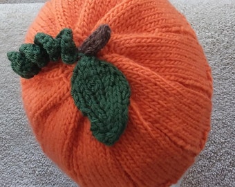 Baby Pumpkin hat with leaf and tendril details