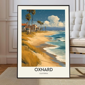Może przedstawiać: Oprawiony wydruk artystyczny z Oxnard w Kalifornii, przedstawiający scenę na plaży z palmami, budynkami i falami oceanu. Grafika ma estetykę vintage z paletą kolorów niebieskiego, żółtego i brązowego. Tekst "OXNARD CALIFORNIA" znajduje się na dole.