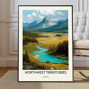 Könnte beinhalten: Ein gerahmter Kunstdruck mit einer Landschaft der Northwest Territories, Kanada. Das Kunstwerk zeigt einen Fluss, der sich durch ein Tal mit Bergen im Hintergrund schlängelt. Die Farbpalette umfasst Blau-, Grün- und Gelbtöne. Der Text unten lautet "NORTHWEST TERRITORIES CANADA."
