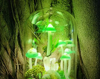 Handmade Green Mushroom Terrarium Night Light: LED Fairycore Decor