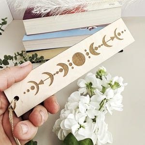 Houten bladwijzer hemelse maanfase - gepersonaliseerd gegraveerd boekcadeau!