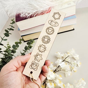 Houten boekenlegger chakra-yoga - gepersonaliseerd gegraveerd boek cadeau!