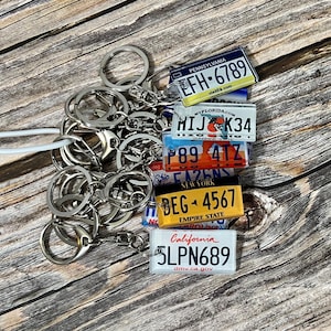 Personalized State License Plate Keychain Custom Acrylic Car Keyring USA Replica Plate Gift States