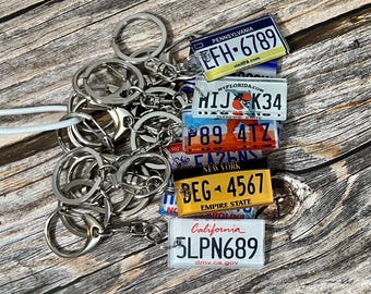 Personalized State License Plate Keychain Custom Acrylic Car Keyring USA Replica Plate Gift States