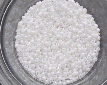 Rocailles japonaises Matsuno 11/0 en verre 2 mm, RB blanc opaque, environ 17 grammes, env. 2569 perles