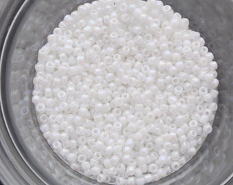 2mm Japanese Glass Matsuno 11/0 Seed Beads, Opaque White RB, Approximately 17 Grams, Approx. 2569 beads