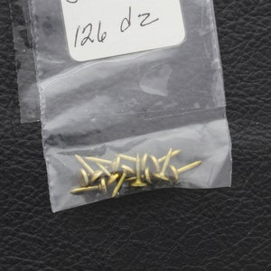 Fermacravatta da 7 mm, fermacravatta da 5 mm, finitura Hamilton Gold, prodotto negli Stati Uniti, confezione da 12