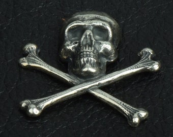 Skull and Crossbones Charm, 21mm, Jolly Roger, Classic Silver, pack of 6