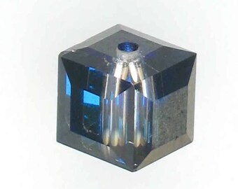 スワロフスキークリスタルスクエアビーズ、10 mm、6 mm、4 mm、バミューダブルー、#5601ファセットキューブシェイプ、6個または12個パック