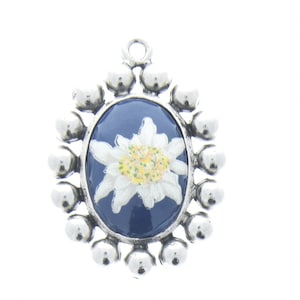 Edelweiss Flower cab pendant, 25x18mm acrylic cab made in Germany, pack of 2