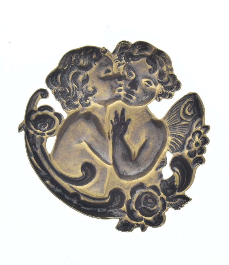 sold by 2 each per finish 4 total Cherubs kissing charm 56mm Antique Gold Kissing 56mm 04225ASAG