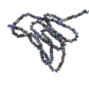 6/0 (4mm) Vintage Tschechische Glas E-Rocailles Perlen, schwarz, grau, lila Mix, 150+ Perlen pro 50er Strang