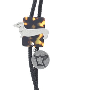Bolo per cane bassotto, puntali argento, cordino nero, made in USA