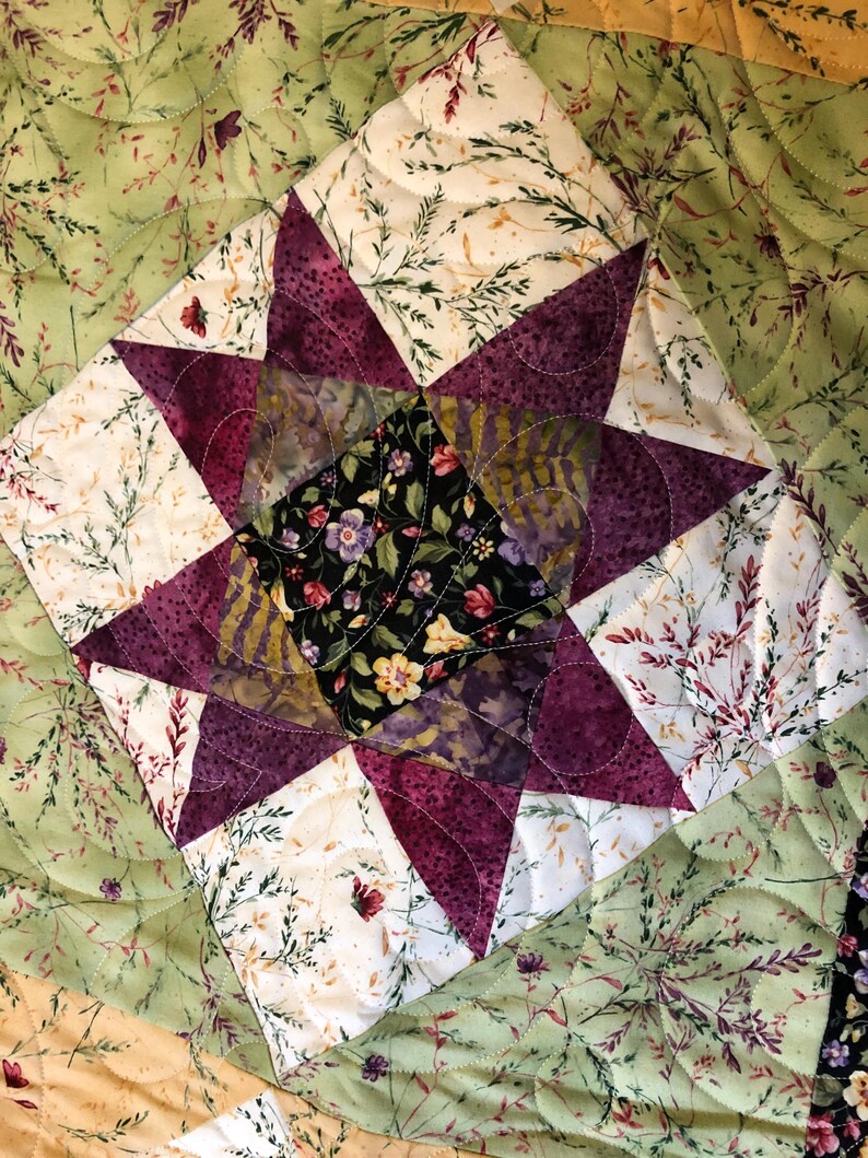 Scrappy Star Throw Quilt: Floral Feminine Twin Bed Quilt - Etsy