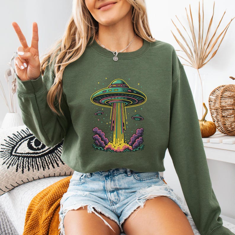 Retro grafisk Alien-tröja, kuslig UFO-tröja, present till Alien-älskare, Alien-bortförande, Alien-rymdskepps-tröja, Paranormal UFO-tröja bild 4