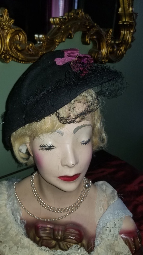 1940's Vintage Black Felt Ladies Hat Pink Velvet … - image 2