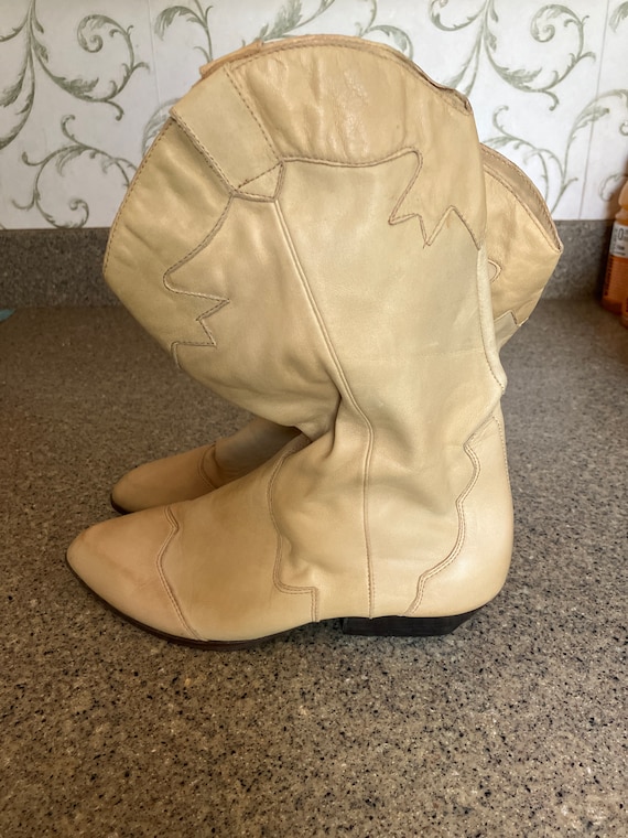 Women’s Nine West western Style Yodown Boots  H Ch