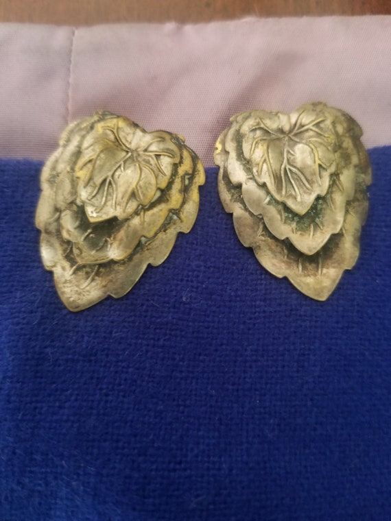 Antique Silver Dress Scarf Shoe Clips Leaf Design… - image 1