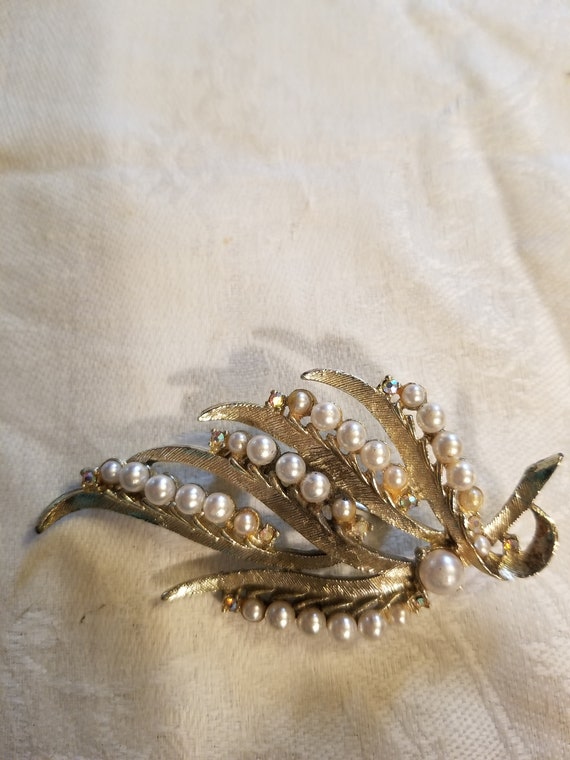 Vintage Leaf Ladies Brooch Pearls Gold Setting Rh… - image 4