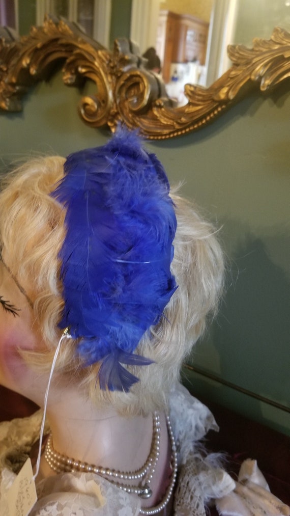 1940s Vintage Bright Blue Royal Blue Feather Head… - image 1