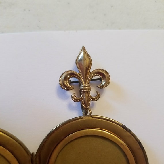 Vintage Gold Engraved Locket Fleur De Lis Brooch … - image 3