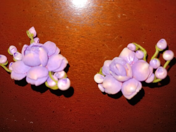 Gorgeous Vintage Purple Flower Screw Back Earring… - image 7