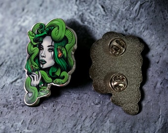 Alfiler de esmalte Medusa