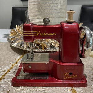 イギリス アンティーク バルカンVULCAN トイミシン ミニミシン Vulcan Toy Machine - Etsy UK